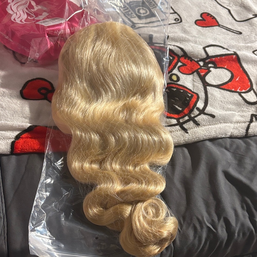 28” body wave blonde wig